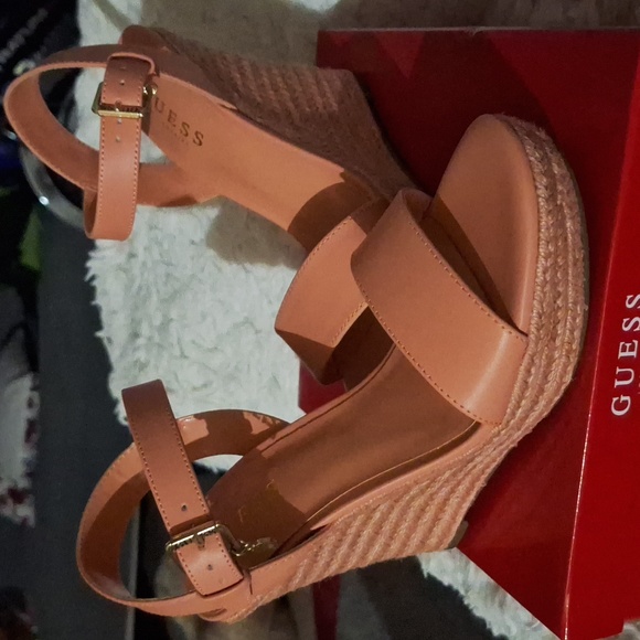 Guess wedged Sandal(Tracey) - Picture 1 of 7